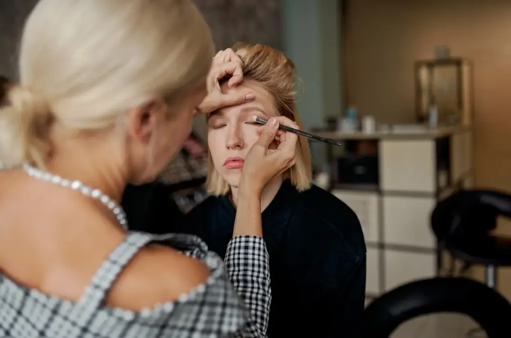 精華液使用順序大解密:打造完美護膚步驟